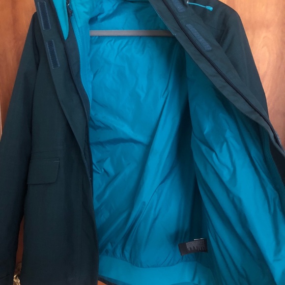 Women’s North Face Jacket - Picture 3 of 6